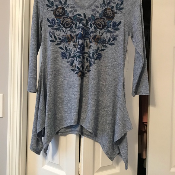 SALE/One world floral women’s captains Blue top - Picture 6 of 8